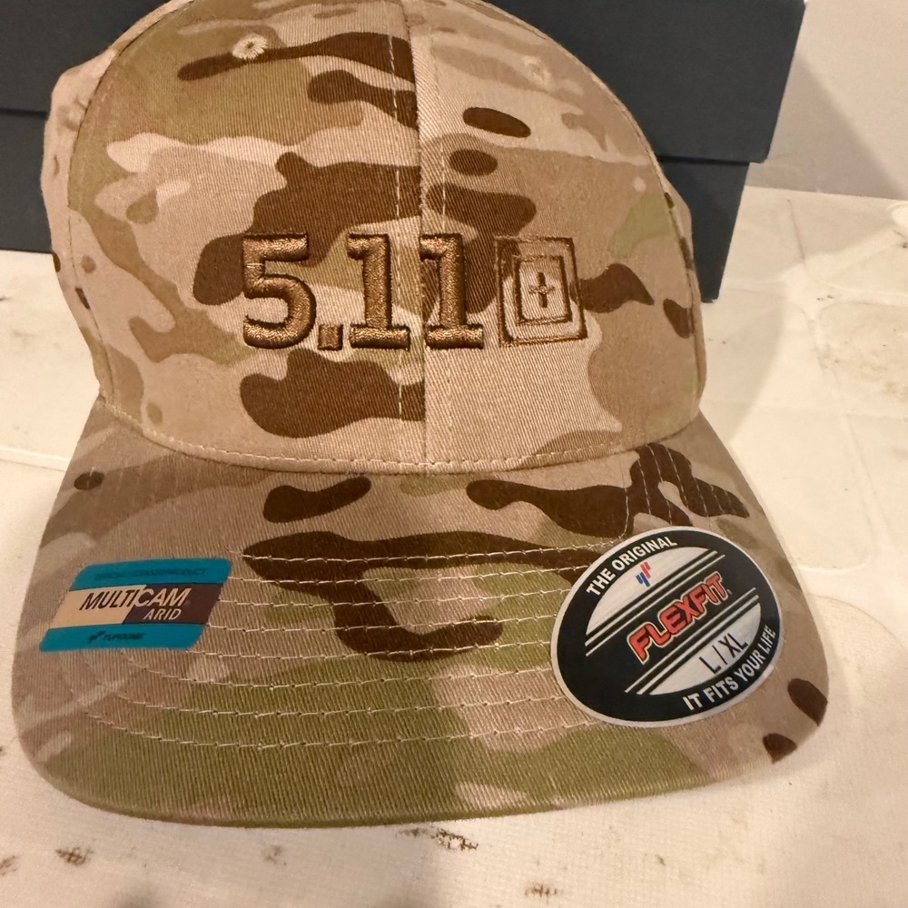 5.11 Tactical Hat Mens L/XL Camo Like New Flexfit Multicam Arid Logo Cap